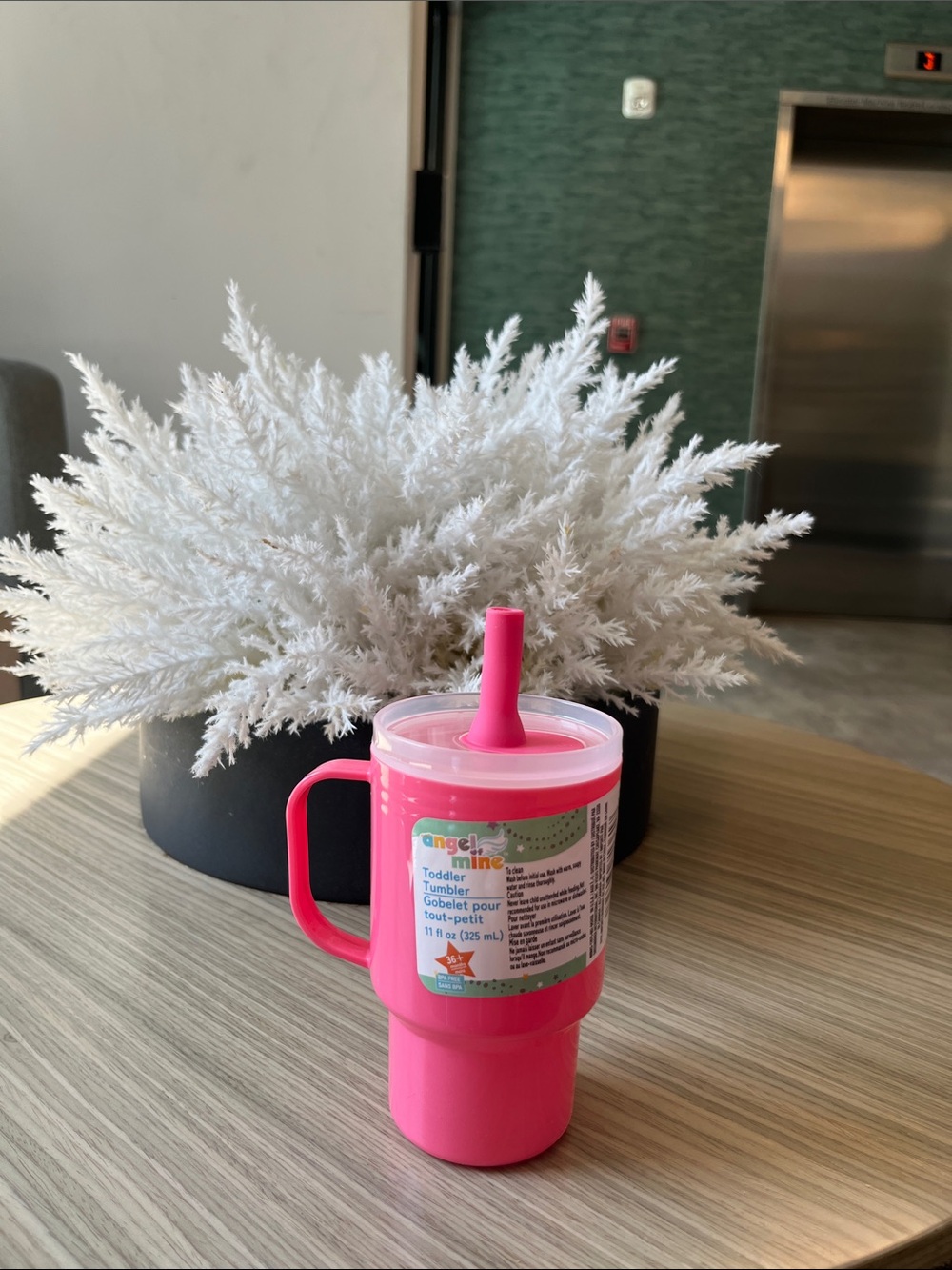 Munchkin Bright Pink Toddler Grip Tumbler with Handle and Spout